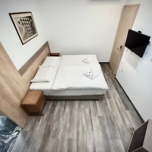 2* Casa de hóspedes Oh &